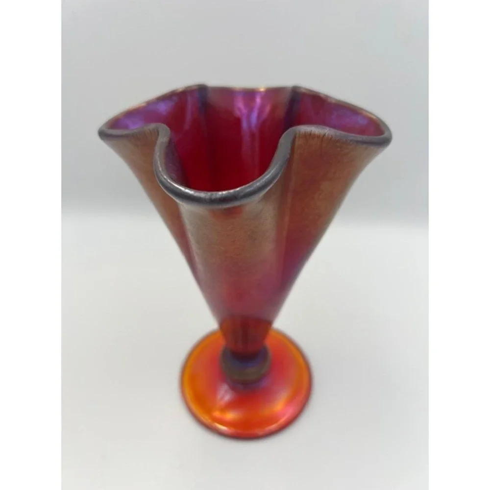 Fenton Art Glass Ruby Amberina Stretch Glass Cloverleaf Ruffled Trumpet Vase 8.5